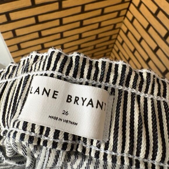 Lane Bryant Black And White Stripe High Rise Bermuda Belted Shorts Size 26‎ - Picture 6 of 9